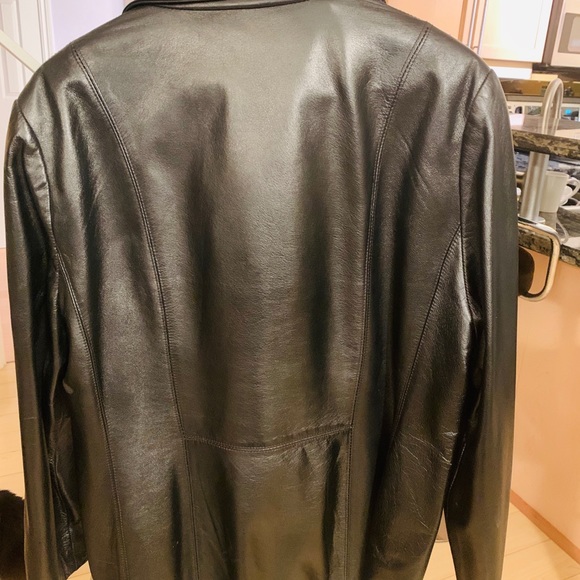 Danier leather jacket.Very good condition. - Picture 7 of 9